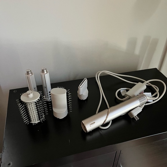 Shark Flexstyle Air Styling and Drying System - Picture 2 of 2